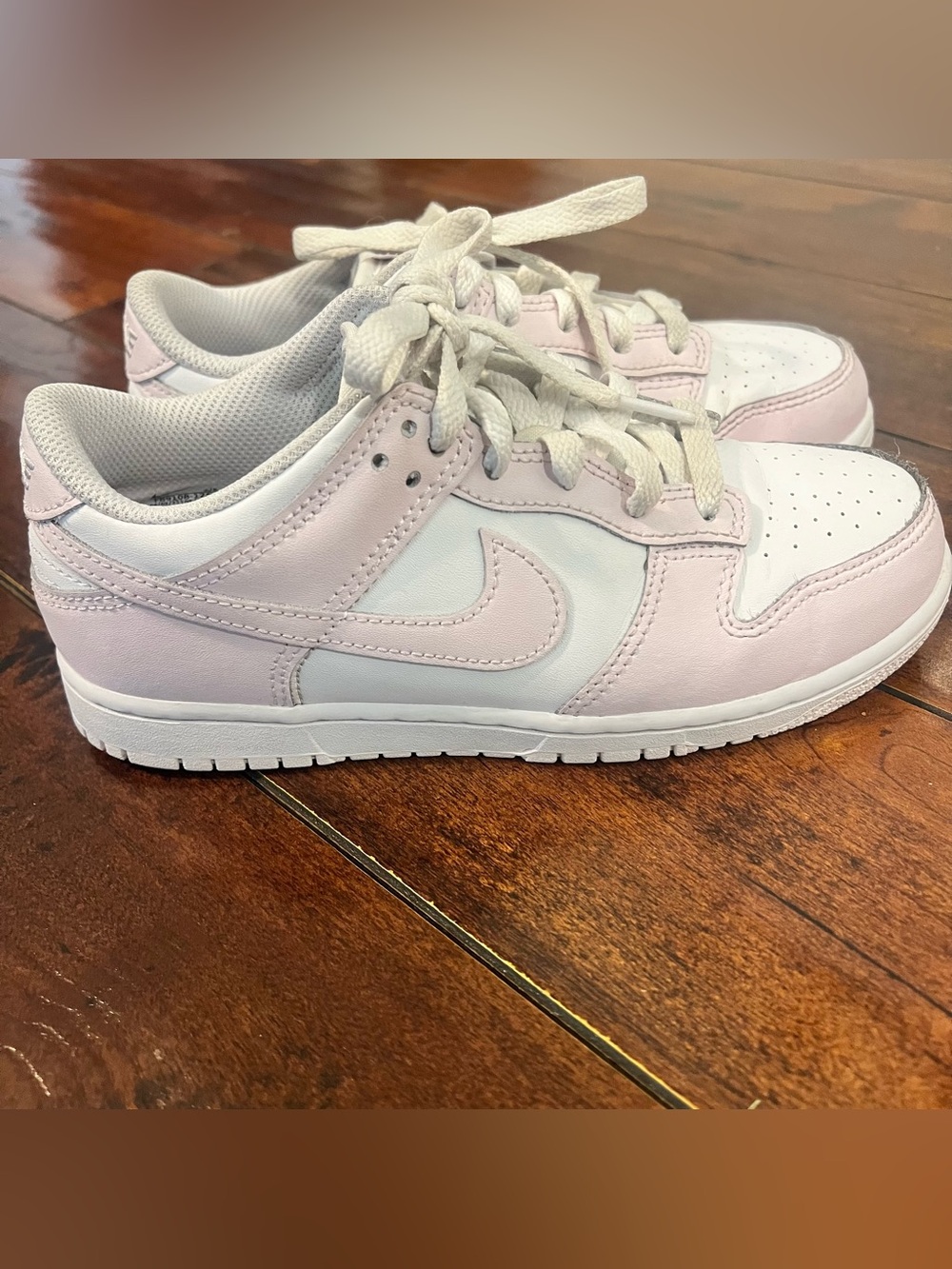 Nike Kids Low-Top Sneakers - White and Light Pink